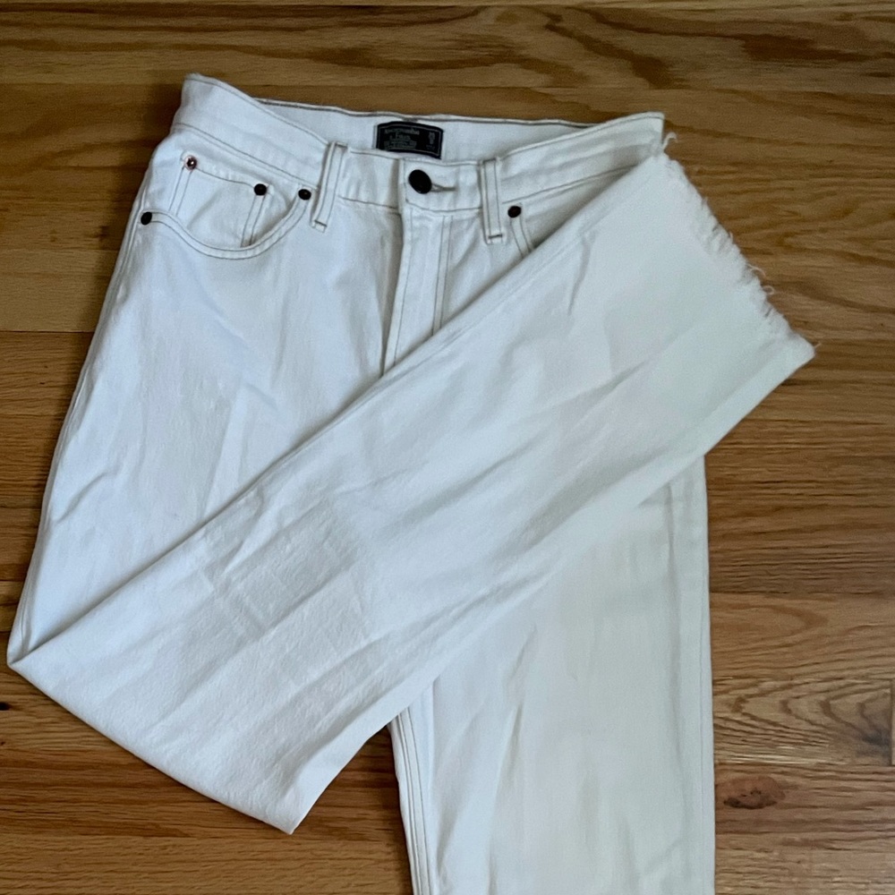 Abercrombie Zoe Natural Rise Ankle Straight Size 25